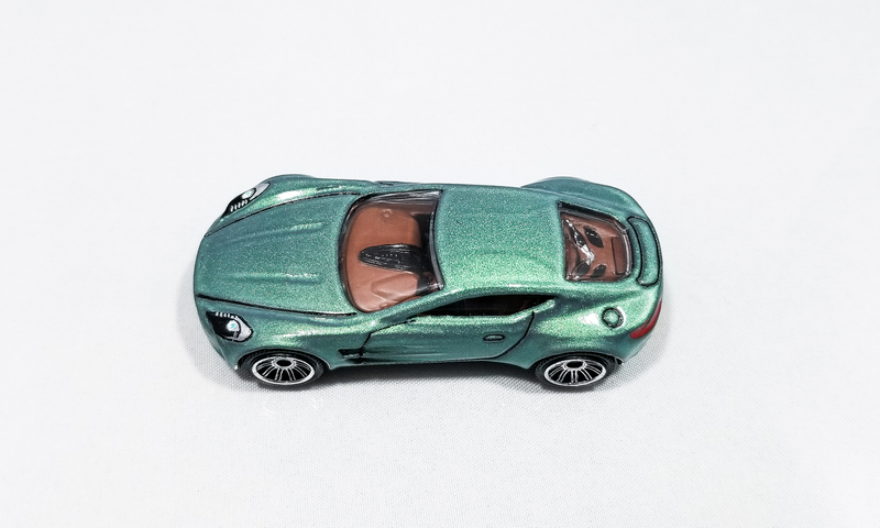Even the roof styling lines come through, what a nice touch.